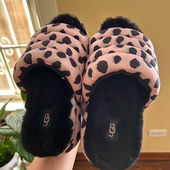 UGG Slides - Picture 2 of 4